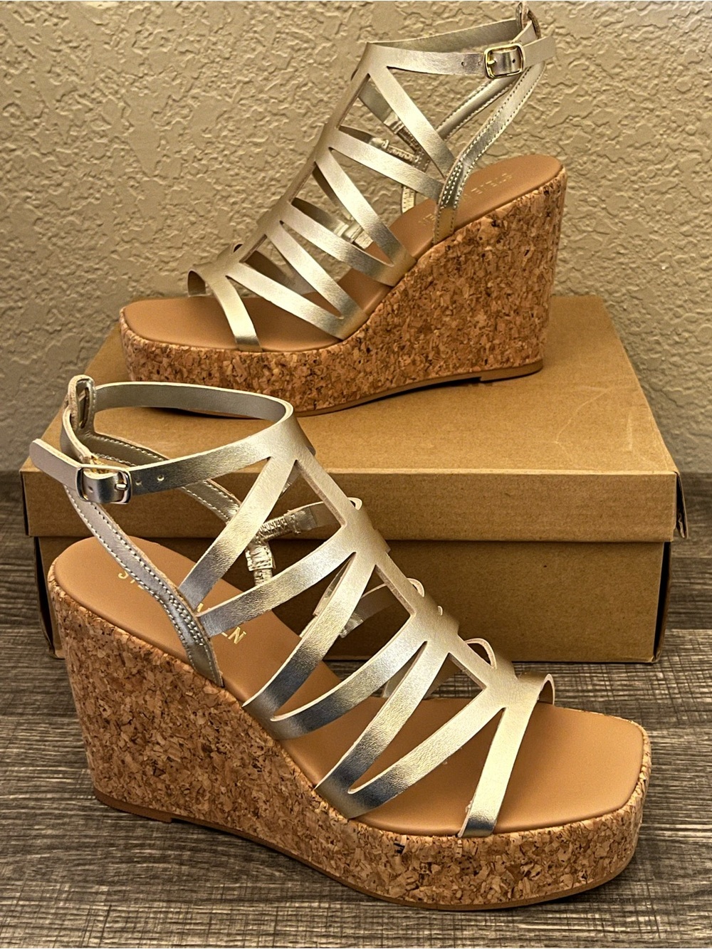 Steve Madden Women's Cozette Gold Leather Wedge Sandals Size- 8M